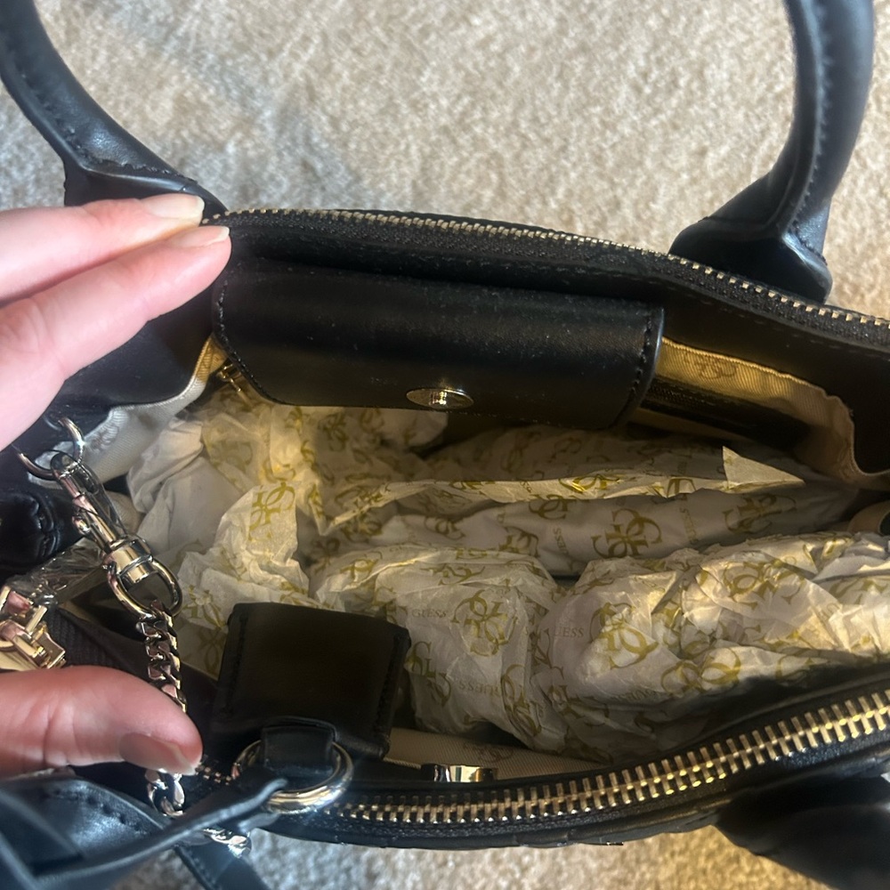 GUESS Quilted Black Satchel - Picture 4 of 16